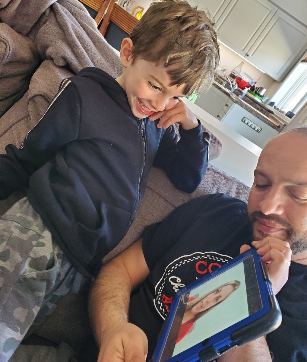 chulie1981's tweet photo. Seeing your kid light up when he gets a message from his teacher reminds you how hard this is on even the smallest voices 🥰🥰 @stpetersmilton https://t.co/WD11sG3in8