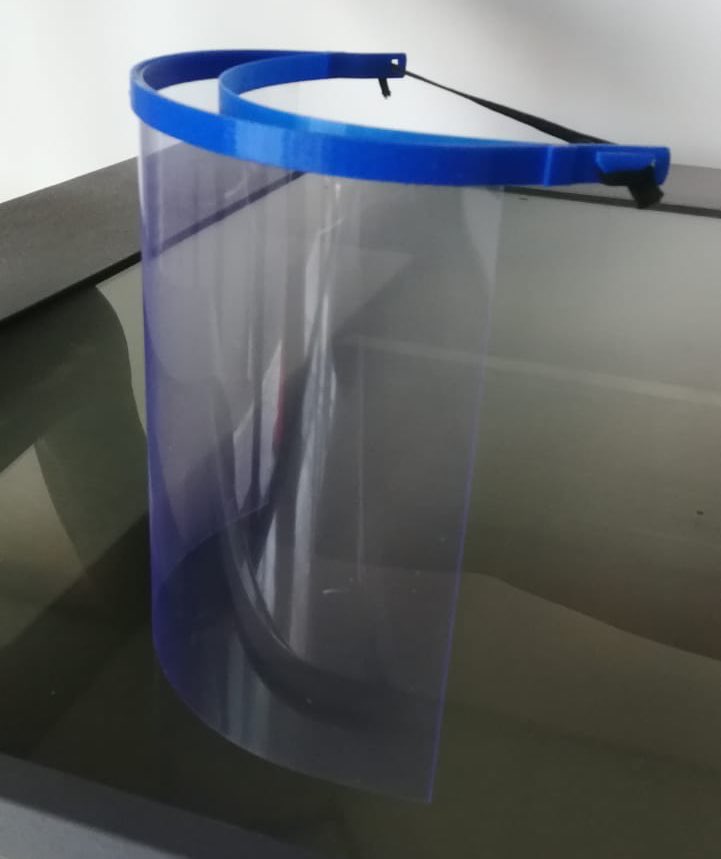 Aquí puedes descargar archivo .STL de la visera facial que estamos imprimiendo y que hemos ido mejorando.

Para visera usamos mica transparente tamaño carta y un elástico para amarrar todo el conjunto. 

Si tienes #impresora3D ayuda a tu comunidad.

👉 petar.cl/viserafacial3D