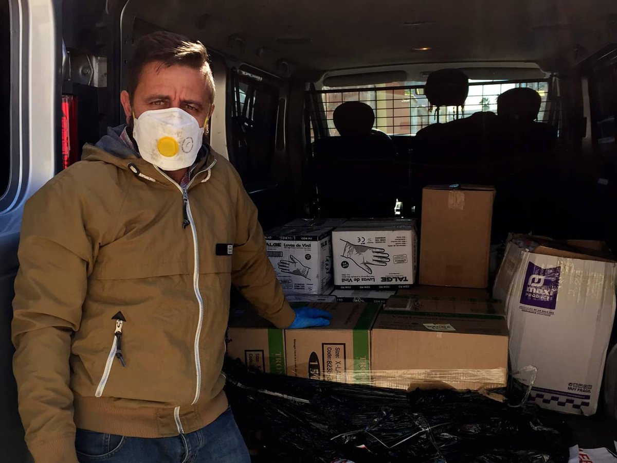 UMAVACAM's tweet photo. Desde UMAVACAM estamos haciendo una aportación a diferentes puntos del país con material para la protección de nuestros sanitarios.
Queremos mandarles también mucho fuerza, decirles que desde el infinito del CAMPO BRAVO estaremos para lo que necesiten
SER FUERTES COMPAÑEROS!! https://t.co/YIvo2e8WHB