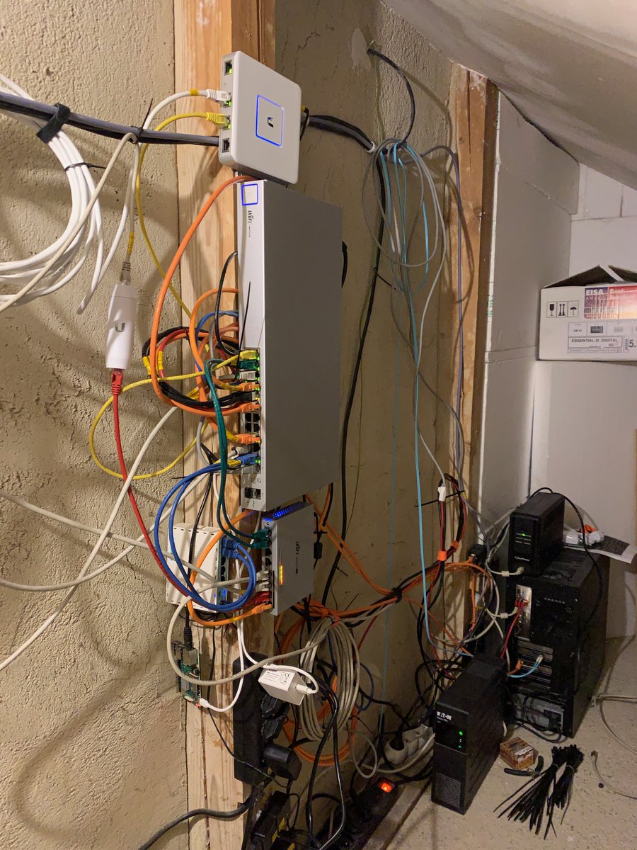 kiwwwicorleone's tweet photo. #UniFiUpgrade want something to add to my home network to really big house.usg(this is why, that is really slow)2xAPACPRO,1xMESH,1x24 switch,1x8port 60Wpoe,cloudkey some mikrotik switches, 10gb mikrotik switch, rasp dns,someG3cam,want to speed up all family members network speed https://t.co/xqBVF89SqH
