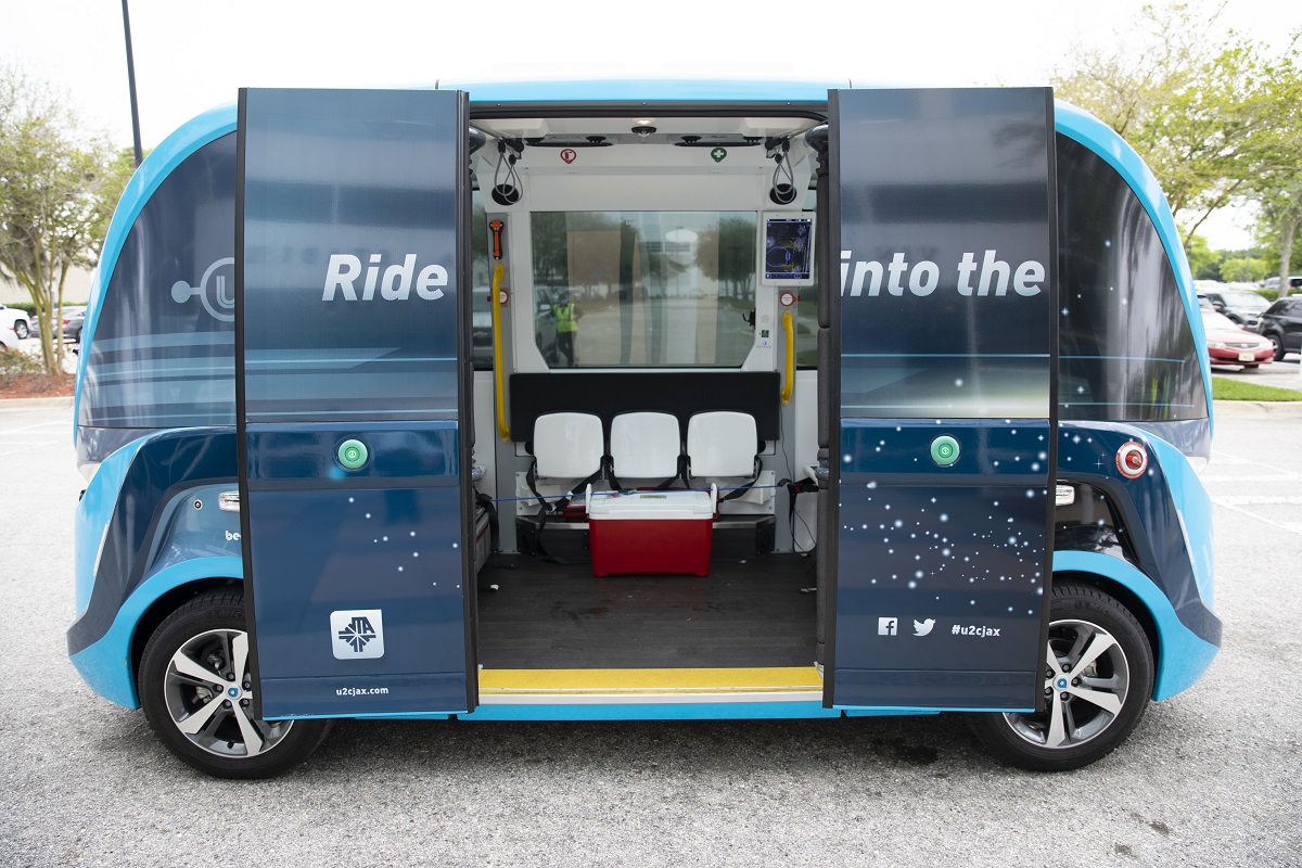 FTA_DOT's tweet photo. As healthcare resources &amp; personnel are stretched thin @JTAFLA partnered with Navya &amp; Beep to use #autonomous vehicles for safe transport of #COVID19 tests collected at a drive-through testing location at the Mayo Clinic in Florida https://t.co/jQGRyP69Bk https://t.co/eyi7sVvaRg