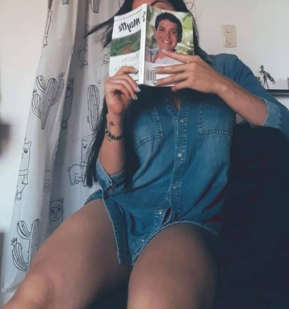 FLilianaC's tweet photo. #CuarentenaPositiva #lectura https://t.co/imBrYyBREY