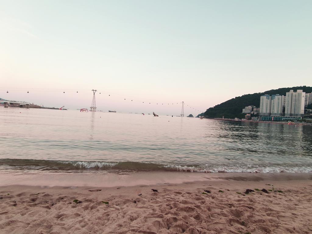Elygal8's tweet photo. 바다 야 🏖🌊
#ARSD
#BTSARMY
#ARMYPhotoDay
#ConnectARMYtoBTS
#Busan #Songdobeach #southkorea
#부산 #송도해수욕장 #바다
Photo by #JIMIN by me https://t.co/puYA5RXXL3