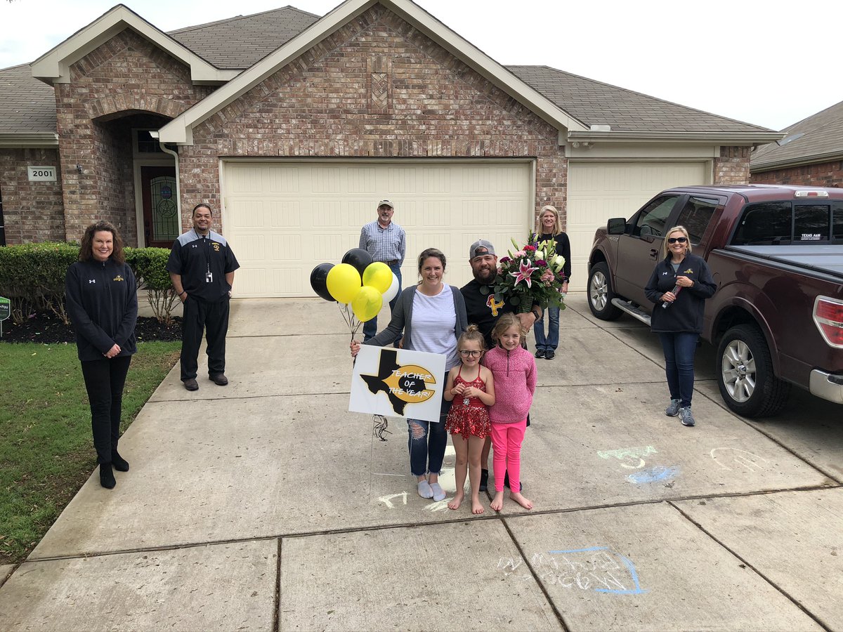 OfficialCISD's tweet photo. How do you celebrate teachers of the year during a districtwide closure? CISD’s principals, administration, superintendent and board members took the celebration outside, stopping by houses and socially distancing at each stop. Meet CHS Teacher of the Year Jennifer Yeary https://t.co/eN8vdNLd5T
