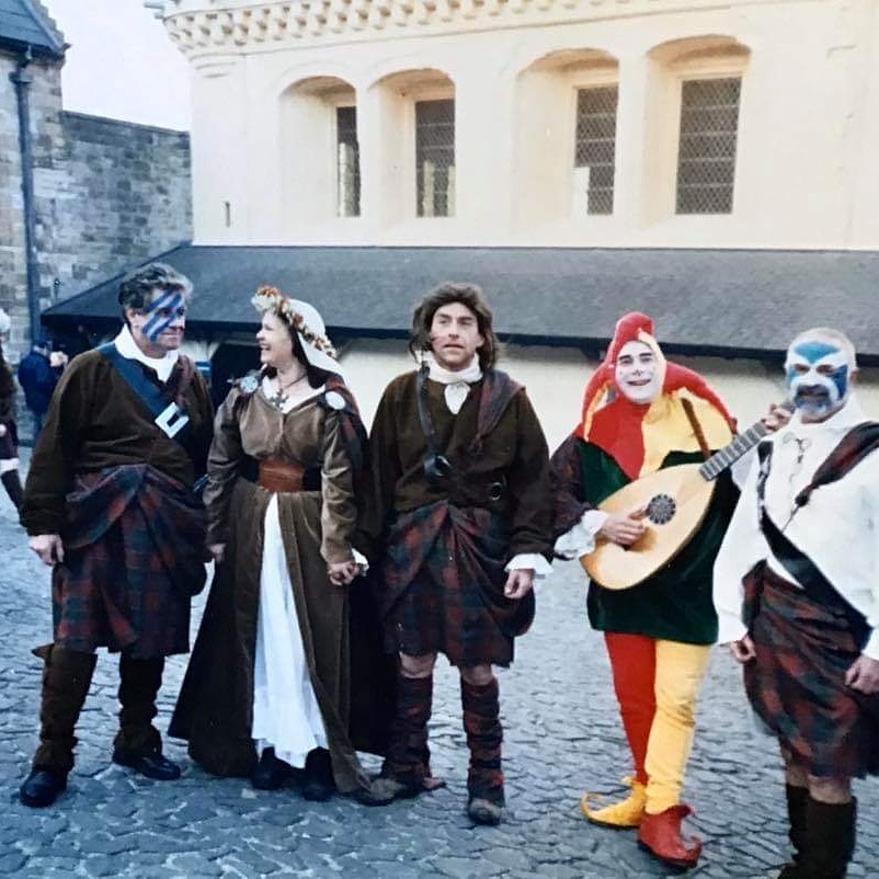 MiniKiltTours's tweet photo. Celebrating 2002 #TartanDay Braveheart style @stirlingcastle #NYCTW #virtualtartanday #qualifiedtouristguides https://t.co/vIxIBxl2zh
