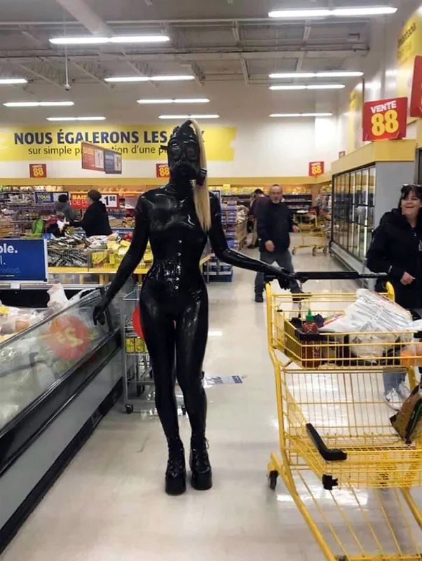アメリカのスーパーが凄いことにｗｗｗこれはもう毎日がハロウィン状態ｗｗｗｗｗ