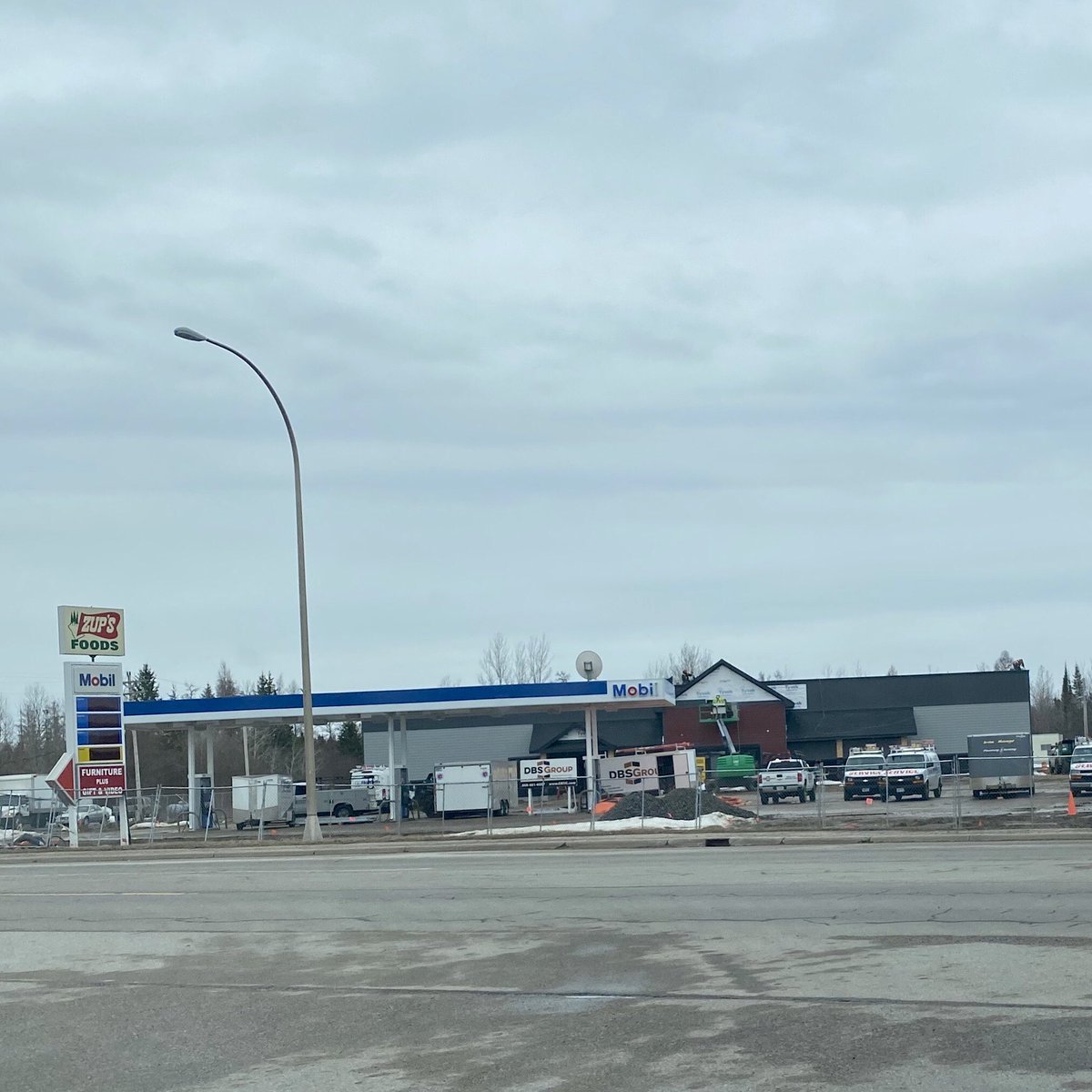 SmallTownMN's tweet photo. Work continues on the new #Zups store in #CookMN. https://t.co/ZzZgIoUDn6