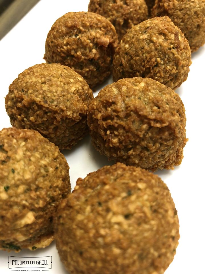 PalomillaGrill's tweet photo. Make sure to order enough to share with the rest of the family or they'll be gone before you know it! 😉 #Takeout, #curbsidepickup &amp; #delivery available. 📞 305-261-3424

#buylocal #suppportsmallbusiness #delivery #curbsidepickup #freshfromflagami #palomillagrill #cubancuisine https://t.co/IxOUXaK4nE