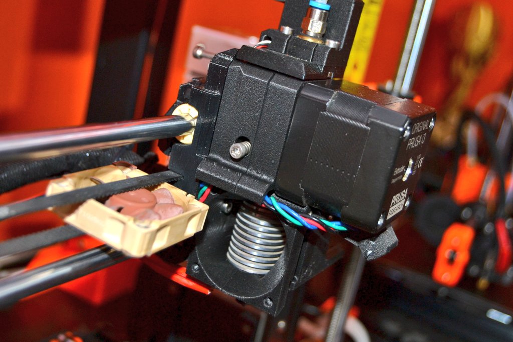de3dprintman's tweet photo. Check out the new extruder parts for my Original #Prusai3MK3S. They are printed in #FiberThree #PA_CFLite (Carbon Filled) on the Original #PrusaMINI by @josefprusa. These parts are incredibly strong and lightweight so perfect for any #3Dprinter.
#3dprinting #3dprintingindustry https://t.co/Rwp2m79bnN