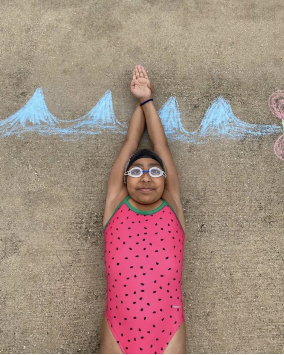 LakesideAquatic's tweet photo. Practicing some streamlines out of the pool! #lakesideaquaticclub #goLAC https://t.co/vUepLMKYlc