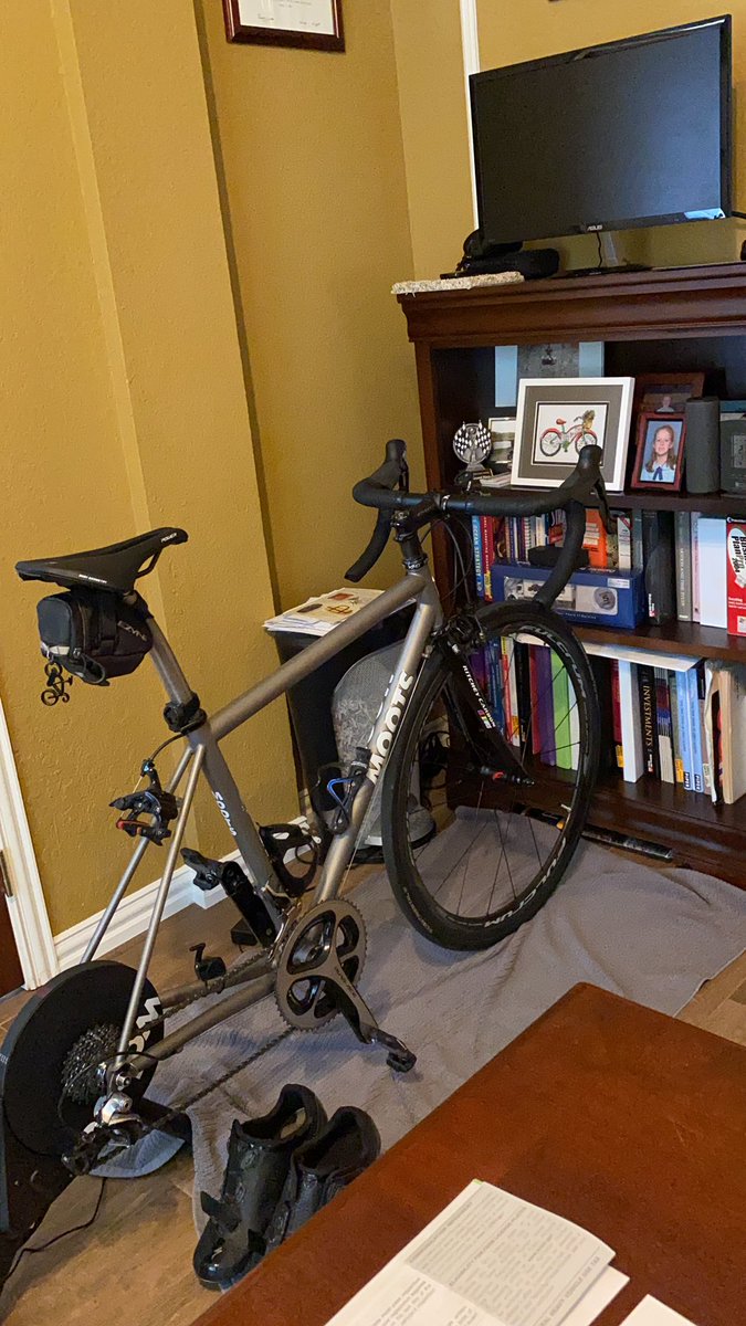 rich_1204's tweet photo. Pain cave getting a rest today @GoZwift @MOOTSCYCLES https://t.co/A8d6WY8QEr