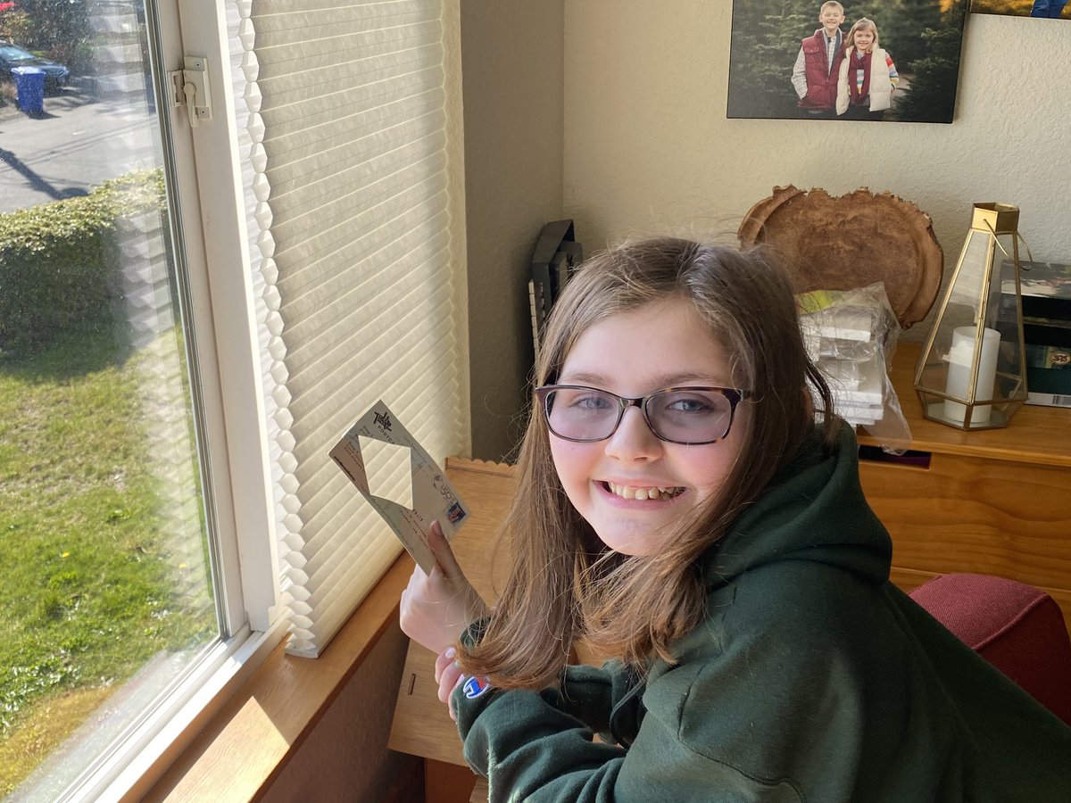 MrFelixMath's tweet photo. We got our @Public_Math postcard.  My daughter was using it to look at the shapes of our world around us.  #QuarantineMath https://t.co/77bKtPp7MK