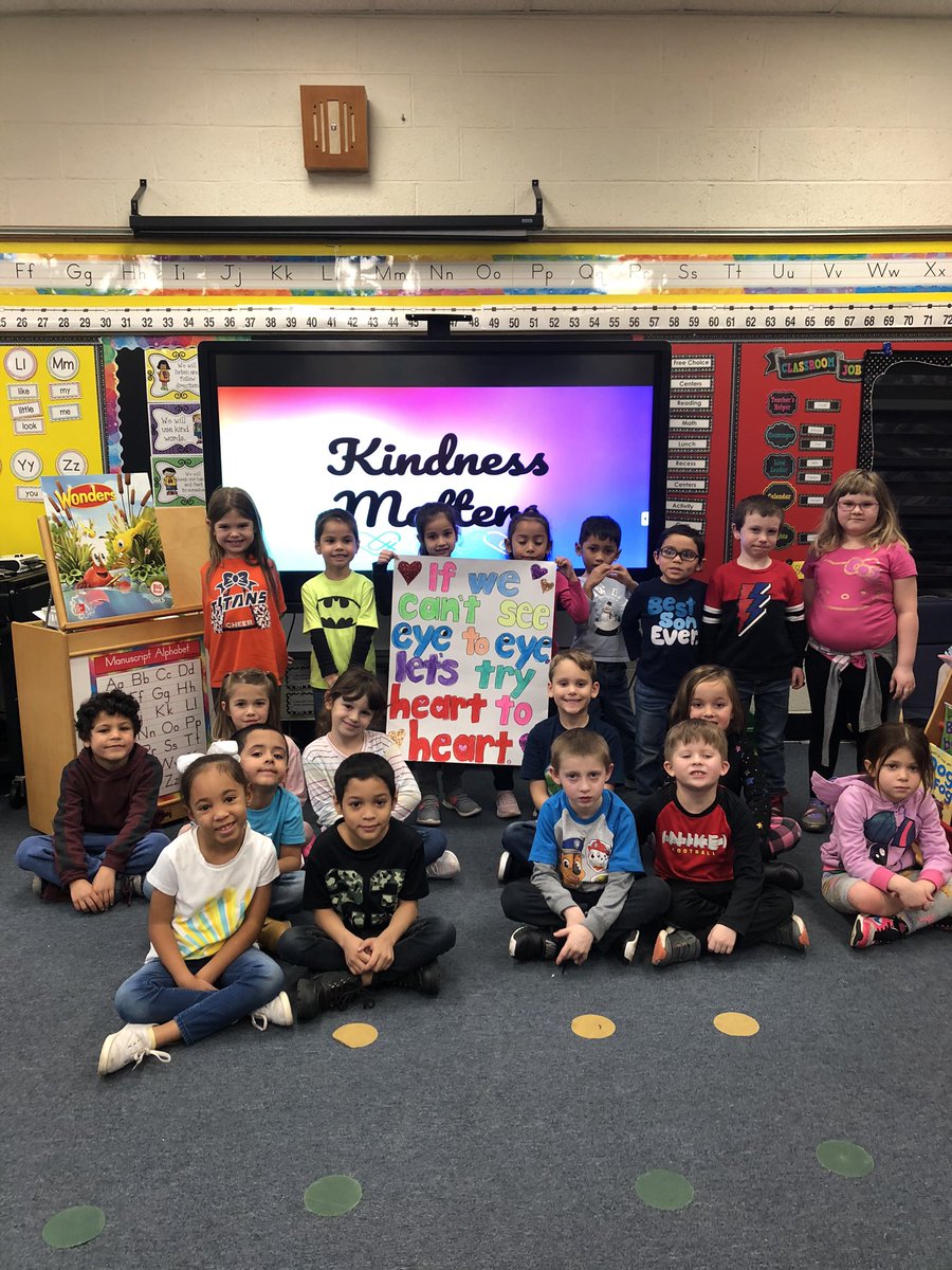 BasnettMrs's tweet photo. Miss You Monday #BeATitanTOGETHER https://t.co/F7CFOhrDS0