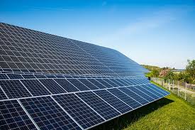 DBQCoED's tweet photo. After many years of policy battles at the IUB and Legislature, Iowa’s solar advocacy community has won a major victory. SF 583 was signed by the Governor and makes net metering the law of the land for the foreseeable future. More info: https://t.co/qkpOCknJFC #CleanLocalFair https://t.co/STXBmQ0CjG