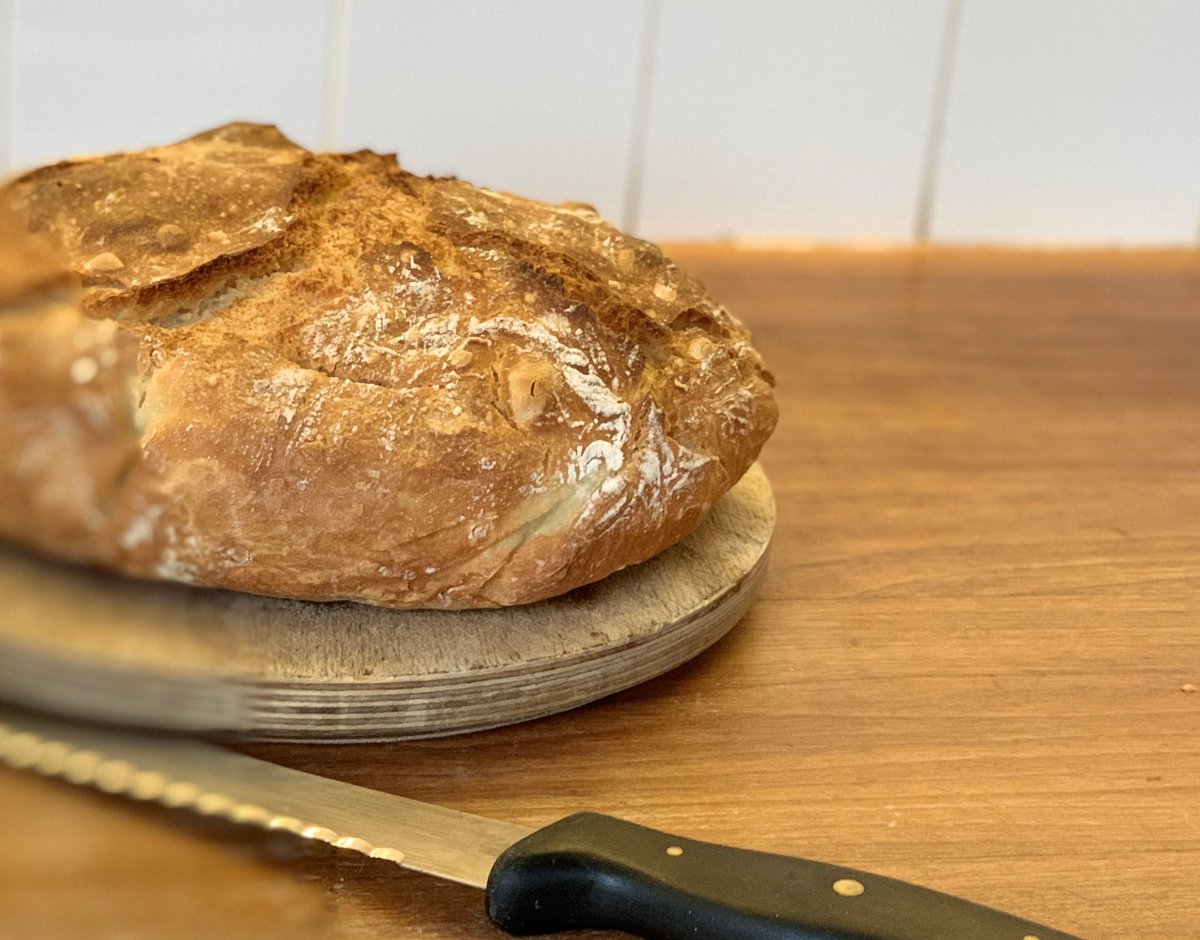 Fresh Crusty Bread - straight from the oven. Today’s  #coronacooking recipe is a ‘no knead’ yeast bread. This takes minutes to put together - a little time to proof, and 45 mins to bake. A fresh, crusty loaf in about two hours. You most try this one.  #baking  #bread