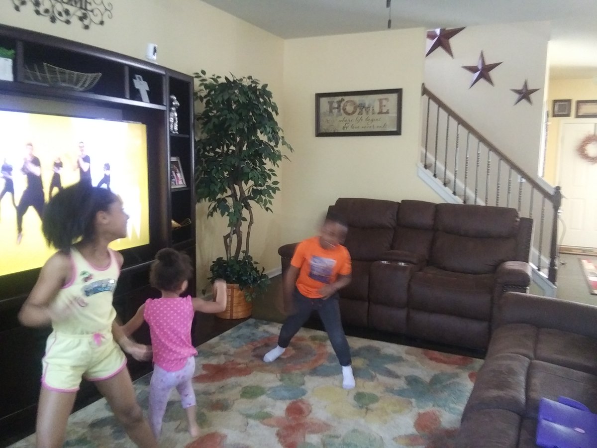 LDawkins14's tweet photo. So happy to see one of my students participating in our Virtual Spirit Week Activities. Here is one doing GoNoodle for Move It Monday. It's good to see family fun! @SEstarsR2
#StarsTogetherInSpirit https://t.co/dQObXDuE5s