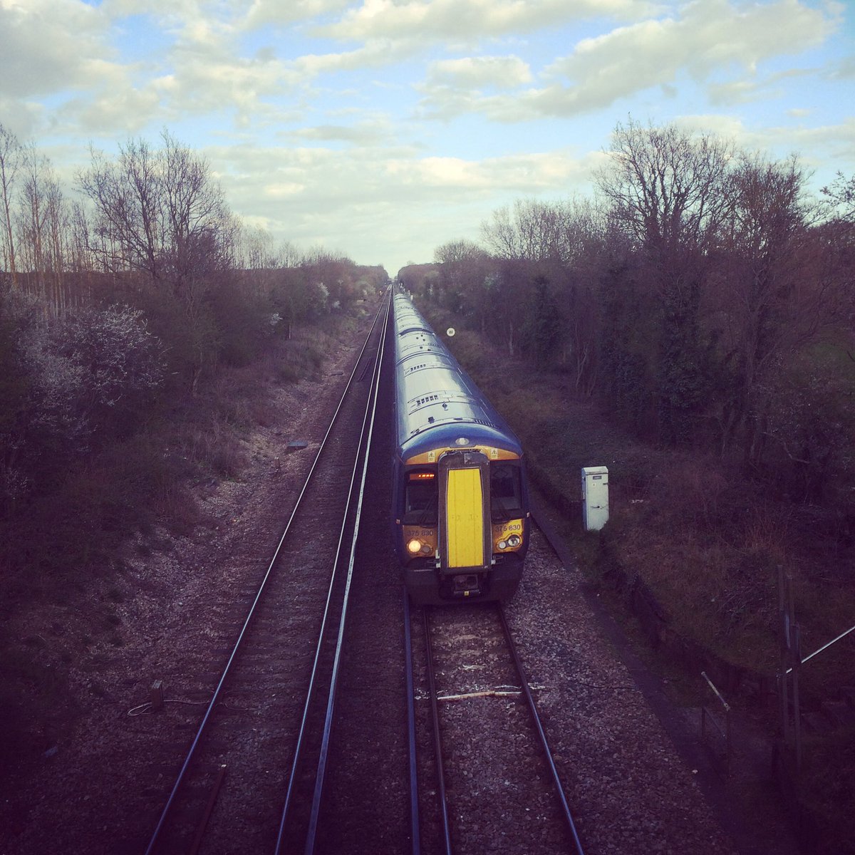 #day14 of #lockdown and isn’t it funny the little things you look forward to - like waving to the train driver on your daily walk, who sounds his horn back at you! I’m grateful for that and I’m grateful for train drivers getting key workers to work safely.
#trainspotting