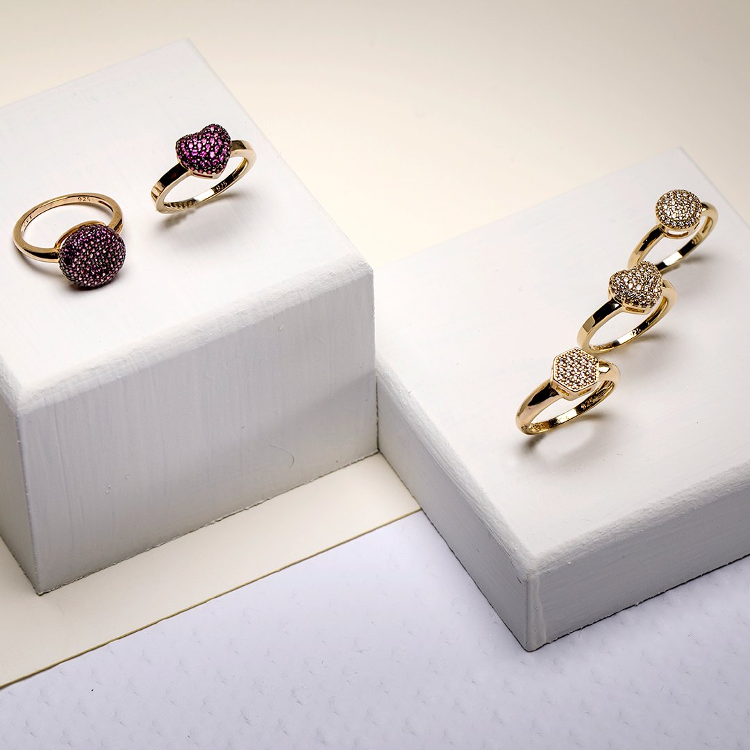 koelmanmrcsci's tweet photo. Anéis para deixar o seu look mais elegante e sofisticado. 
#joias #acessorios #aneis #joiasconvex #convex #convexbrasil https://t.co/FFQPLMm4Pg