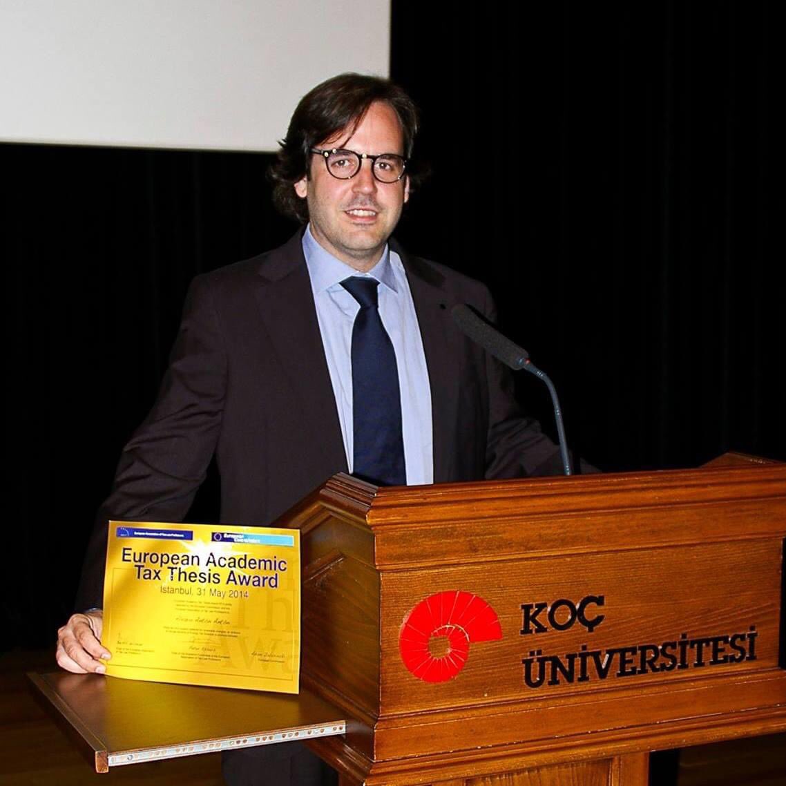 Ayer nuestro compañero Álvaro Antón Antón fue el encargado de dar el pistoletazo de salida a Nuestra Semana Santa!
Desde aquí queremos darle nuestra enhorabuena!