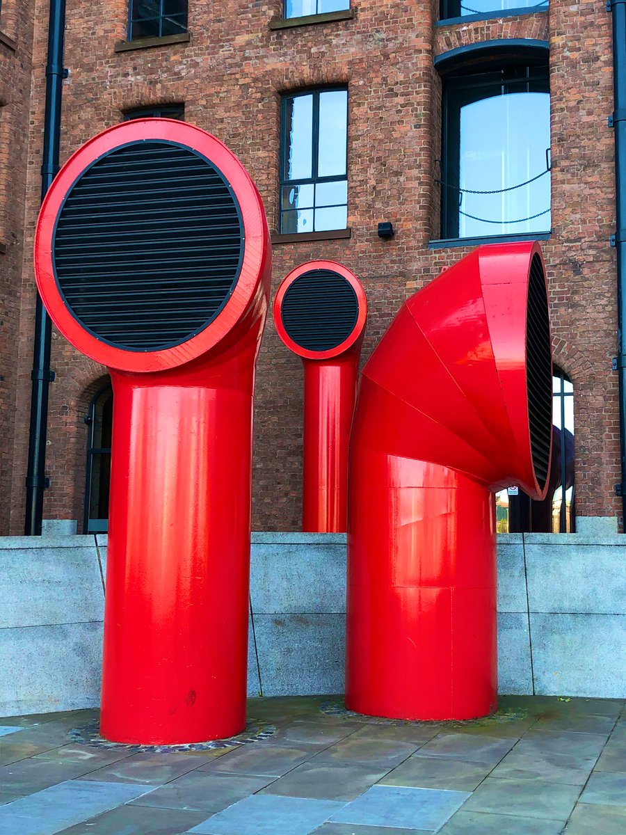 KateAlvanley's tweet image. A bit more life before #Covid_19 from my daily exercise #AlbertDock #PoolofLife #StayHomeSaveLives