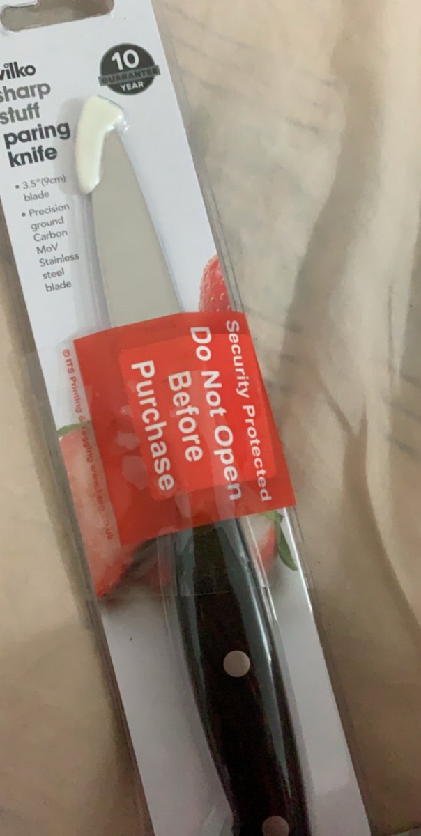 So I moved into my current place 6 months ago and I lost all of my belongings. It wasn’t until today that I finally bought a knife (that I still can’t afford). What may seem a necessity to others is luxury to some. Other than a small saucepan, I own no kitchenware