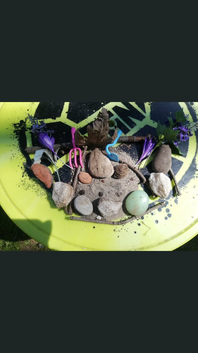 KS31084163's tweet image. A very creative spring art design! Well done!