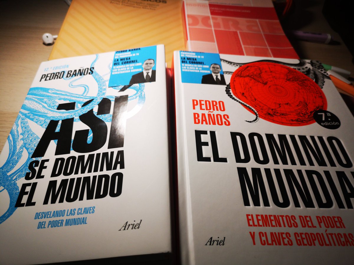 PakilloC's tweet photo. Después de terminar el estudio obligatorio, empieza la lectura de @geoestratego y sus libros para ir entendiendo lo que nos está por llegar. Juntos seremos libres, juntos seremos indomables.
#LaEstirpeDeLosLibres #YoMeQuedoEnCasa #criminología #yosoycriminologo #lamesadelcoronel https://t.co/pNOD49DxE4