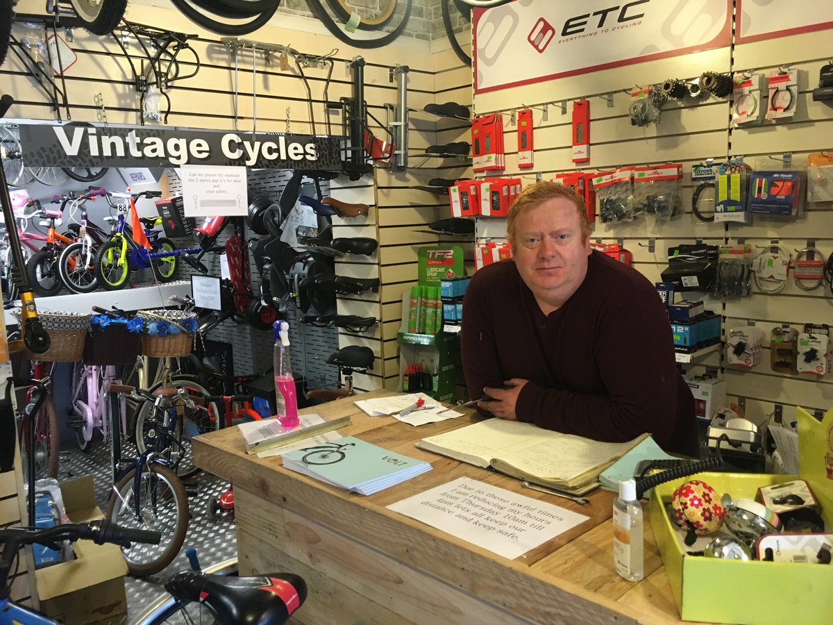 Angus Young tweet media