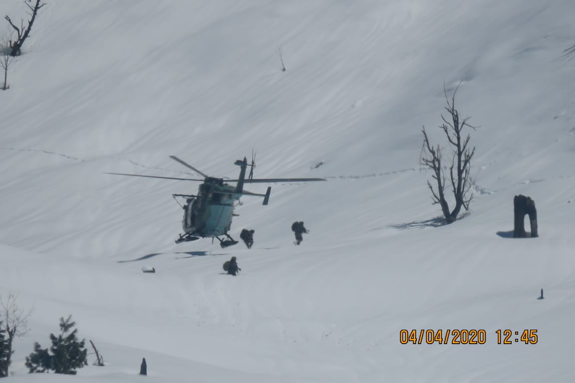 Very same squad as they were deploying from helicopter. Look at the snow depth! Battle load + snow + steep mountain sides - it takes exceptional stamina and nerves of steel to hunt terrorists in this environment. They did their job but are now gone forever Pic:  @VishnuNDTV