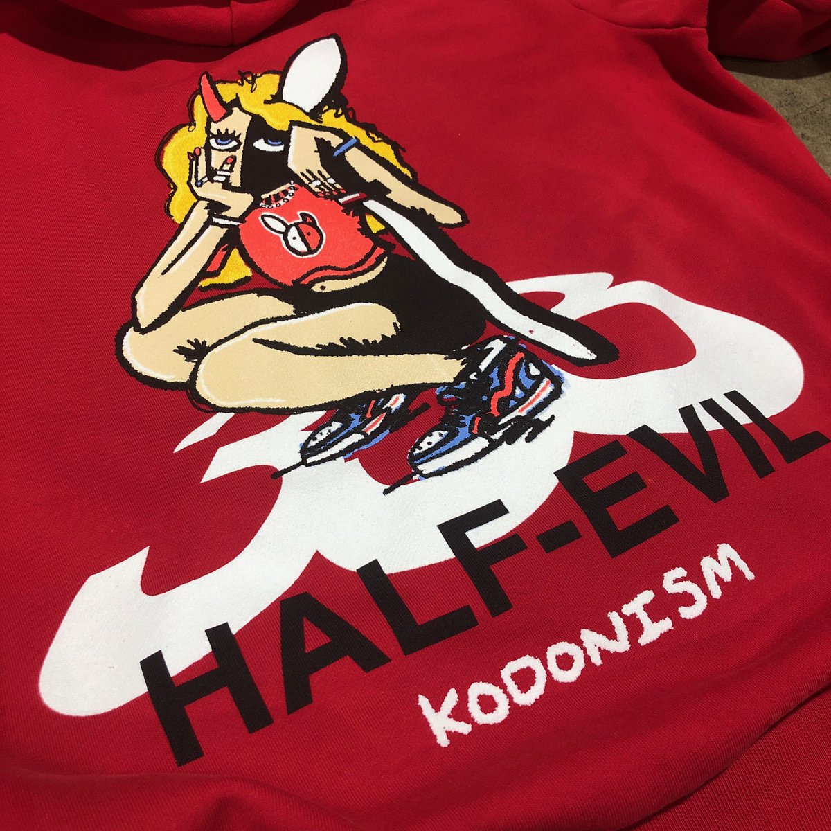 kodone's tweet photo. ☠️👹 HALF-EVIL X KODONE FULL ZIP HOODIE ☠️👹

(the most limited clothing item from the drop) https://t.co/51tPqBrSoI