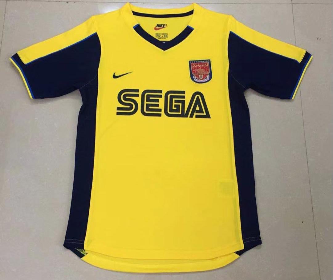 afcnewsroom's tweet photo. Something new...

We have teamed up with @KitPlugUK to give away the Arsenal 2000 Away jersey. 🟡

Simply follow @afcnewsroom &amp; @KitPlugUK. 👈

Retweet this post and tag a friend in the comments below. 👇

Winner announced this week. Good luck! 💫 https://t.co/9HTP7UrTRj