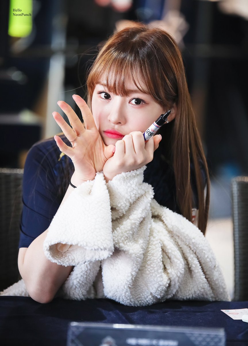 Hello_NeonPunch's tweet photo. 190309 네온펀치 백아

#네온펀치 #NeonPunch #백아 #BaekAh #김수아 https://t.co/WuPtd6ufWv