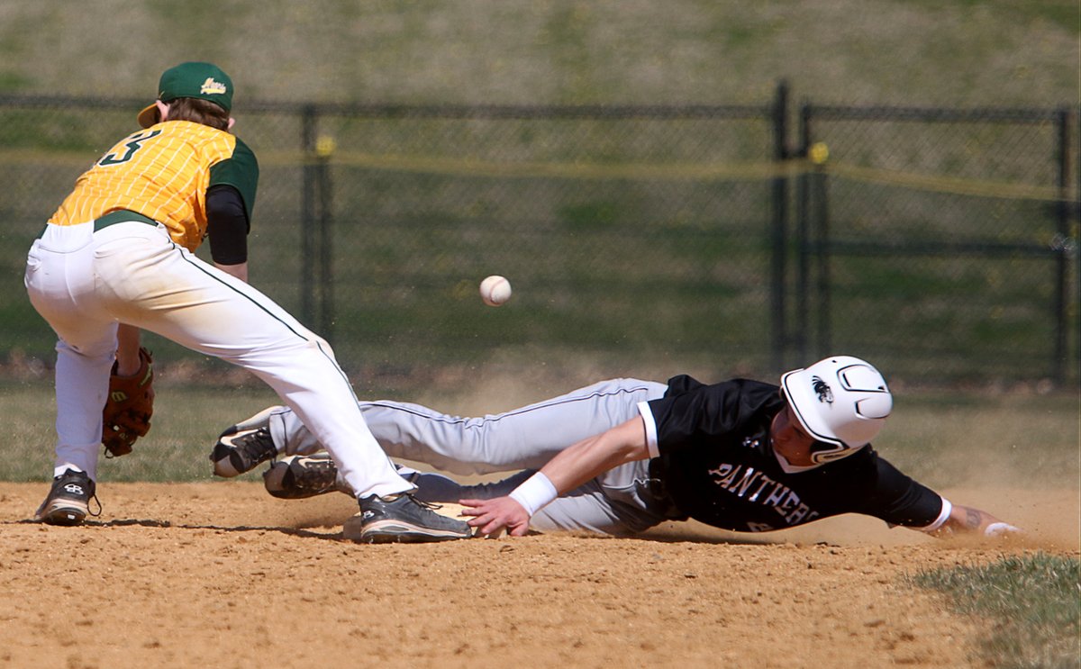 JerseyAlPhotos's tweet photo. More #baseball today for those #MissingSpringSports. Some photos from the Bob Burrough Classic Tournament final between Clearview (@viewathletics) and Bridgewater-Raritan (@brbaseball) played on April 6, 2019. Full game gallery is here: https://t.co/3yujfXNGZF https://t.co/knUwWerRge