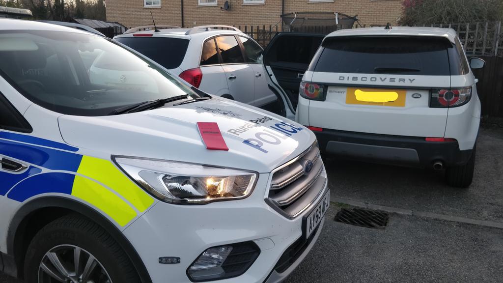 PoliceHaverhill's tweet photo. No motorbikes tonight however this Discovery decided to fail to stop #FTS on #BurtonEnd.
Pursuit authorised and found abandoned in #Abington @SouthCambsCops area. Believed to be involved in #CountyLines drug dealing.
Vehicle #Seized and enquiries follow!
#1988
@SuffolkPolice https://t.co/VXOHCxPADw