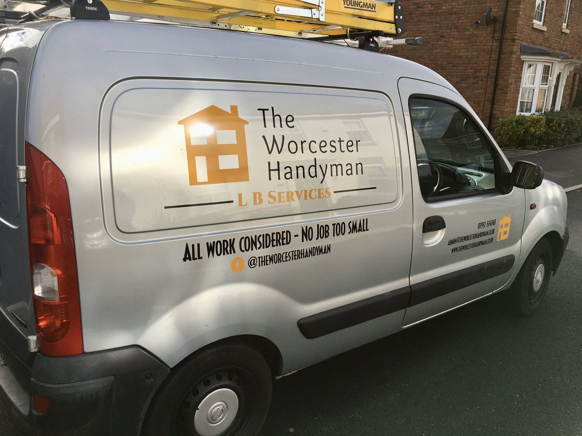 TheWorcesterHa1's tweet photo. Good evening #WorcestershireHour I am still available for essential/emergency work but struggling to make ends meet due to #COVID19 No grants available either. Any ideas or help in how to overcome my current situation gratefully received 👍 https://t.co/oDJnofkJ7j