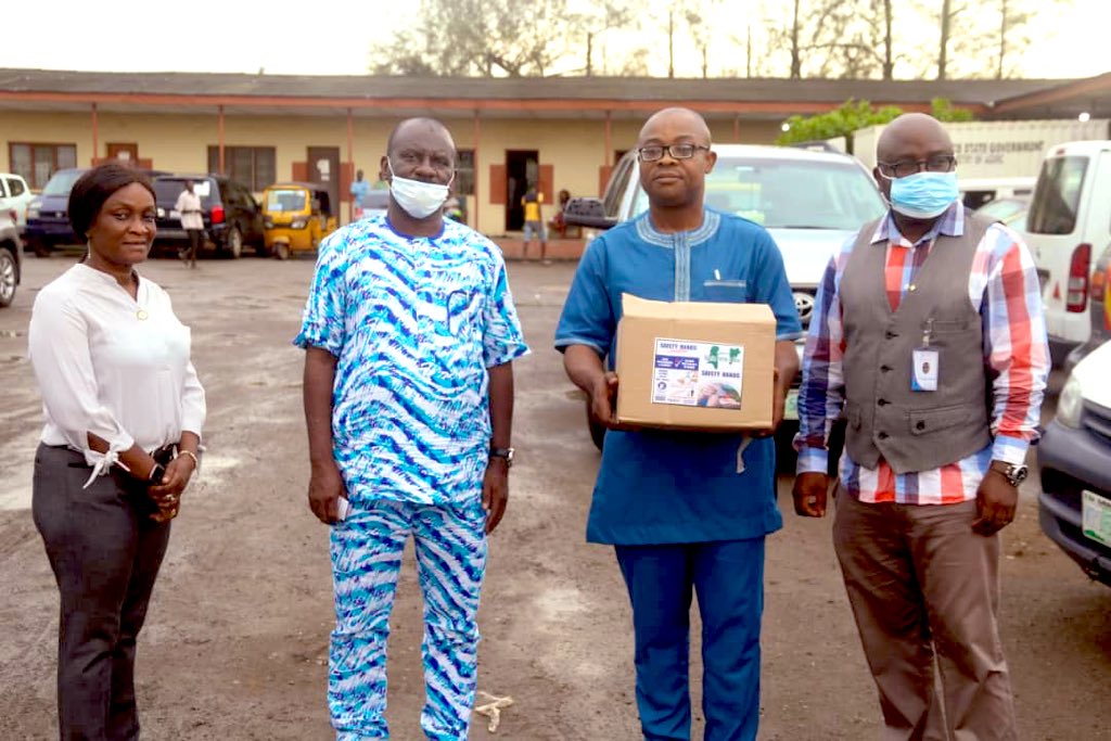 nidcom_gov's tweet photo. Today, NiDCOM presented thousands of hand sanitizers donated by Nigerians in Diaspora, China, as part of Diaspora support to the Lagos State Government.

In attendance were Permanent Secretary, Lagos State Ministry of Agriculture Dr. Olayiwole Onasanya, Prof. Akin Bamigboye. https://t.co/ou3SyCXLfq