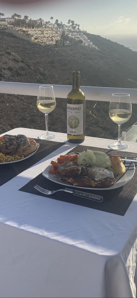 CarloSaxUK's tweet photo. Dinner is served.. see you live tomorrow at 4pm.. stay safe and stay sensible everyone.. ✌️✌️🎷😎... https://t.co/GTwQKDjcnn