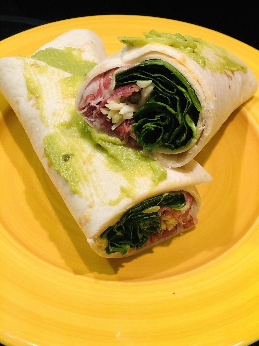 yiyis968's tweet photo. Enrollado de jamón y espinacas con guacamole.
Feliz cena para los de aquí, buen comida los de allá. https://t.co/qi9NWXZgkl