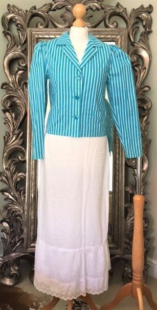 ginminvin's tweet photo. #GINGETMINTVINTAGE #Theatrical #1970 #1980's #LauraAshley #VictorianStyle Jacket. UK 10,US 6. #TickingStriped, #LegofMutton Sleeves, #Mary Poppins, #LittleWomen #Cotton Jacket. https://t.co/PkcX4plqAy https://t.co/1D0OZ7JL6u