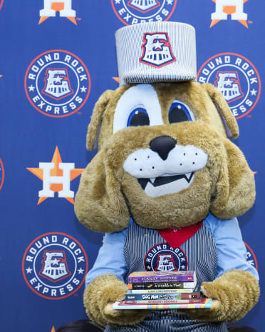 RoundRockPL's tweet photo. @RRExpress and Spike's Reading Challenge looks like a lot of fun, with prizes that include cool game day experiences. https://t.co/Y6kfa0nCG5
 
And you can use the library's downloadable books!  https://t.co/bnN5lf7d1x

#BuildStrongCommunities
#BuildStrongKids
#WeLoveSpike https://t.co/jBX3tQAr0C