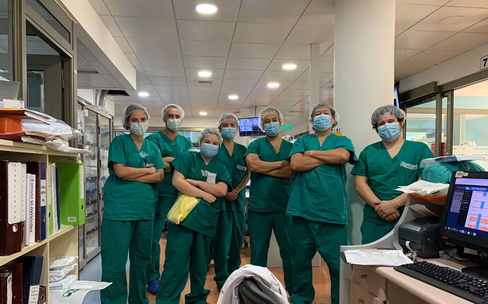 Temucodiario's tweet photo. HOSPITAL DR. HERNÁN HENRÍQUEZ ARAVENA de TEMUCO 🇨🇱

Buenas noticias para la comunidad regional. Tenemos ya tres pacientes de Covid-19 en nuestra UPC que han salido de ventilación mecánica. Son personas de 76, 42 y 47 años. Vamos Temuco 💪💚 médica@UPCHHHA Felicitaciones al equipo https://t.co/vq5gjf9KrN