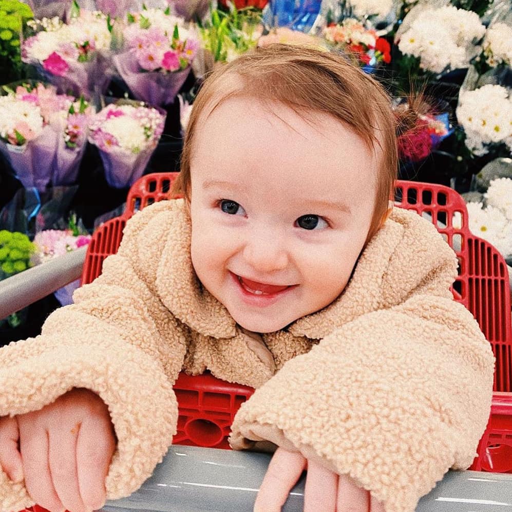 Ok_bugbuddies's tweet photo. Little Baby Teenie ❤
You are already 1❤😭
Teeny,You fill up the Room with the biggest smile u have &amp; it radiates the whole room &amp; makes it happy😍
Baby Averie we love you❤
A Very Happy First Birthday Our Teenie Bug @Okbabyyt
A Bug Buddy 
(P.s Where i Live its 12 AM already ) https://t.co/XTZauyCuT2