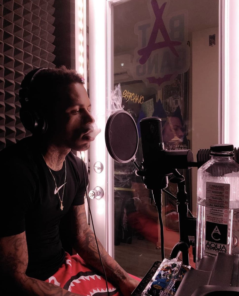 ThaAlumni's tweet photo. New @Kid_Ink & @RoryFresco #Fly2Mars out now! πΈπͺ
https://t.co/gbek2vhTeJ https://t.co/XNV7UcT2z7