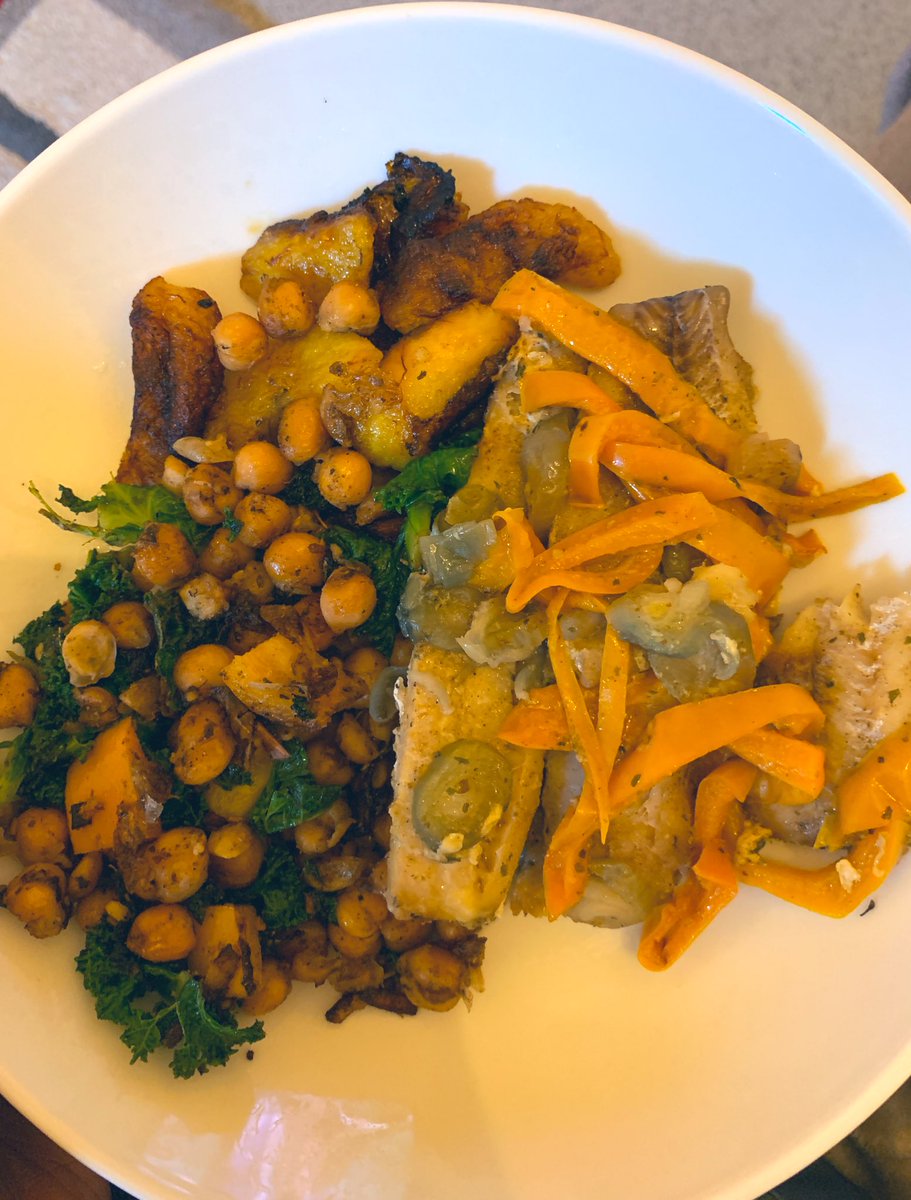 Grilled bass fillet w/ yellow peppers & a side of kale, chickpeas and plantain.