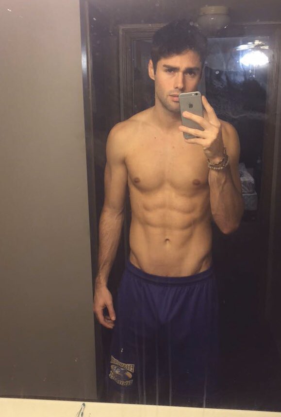 trevor_rea's tweet photo. FREE Home Workout Plan for everyone (except Carole Baskin) message me a “💪🏼” https://t.co/baDvT6qTyt