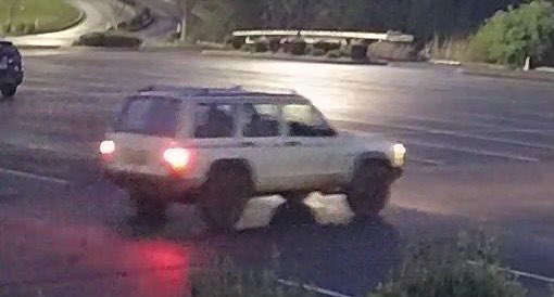 TprPriddy's tweet photo. We are requesting assistance in identifying the owner/operator of this vehicle that was used in the theft of a trailer. If you have any information connected to the identity of this individual please contact K.S.P. Post 3 at 270-782-2010. https://t.co/at1J5cMz1R