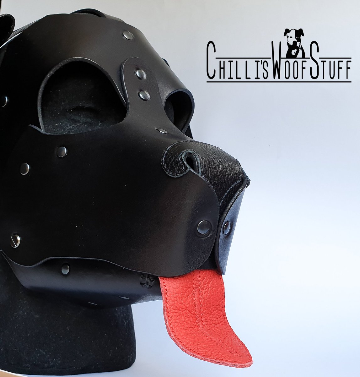 chillis_leather's tweet photo. Finally got done with this cute custom black labby boy!
It took a lil longer than expected, but now he's perfect!
I changed the hood pattern a little and made a new lower jaw :D
Happy chomping!!
For @/coach_timelord (Instagram)๐พ
#puppyhood #labradormask #puphood #pupplay https://t.co/Ok4ECs7I16
