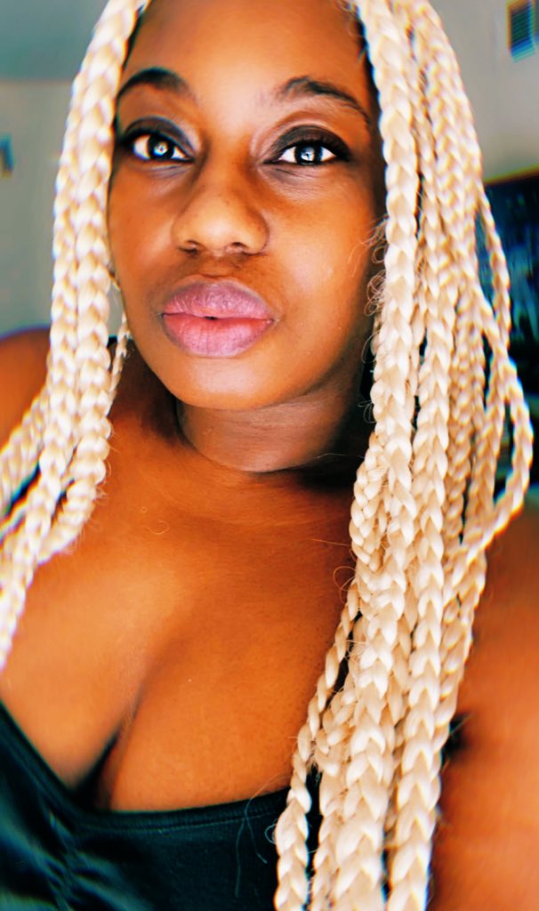 AllThingsMikita's tweet image. • conference call at 6am
• on board new employs 8:30am
• conference call from 9-right now
• kids are fighting, all I hear is screaming from downsty
• absolutely no one is doing school work
• I ordered pizza for lunch because I can’t deal 
How’s your Monday?! #MightNotMakeIt