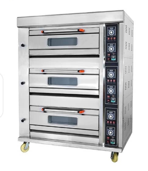 AdambayKitchen's tweet photo. My 774,000 Nigerians 
Can you see how bakery business is very profitable..our govt have been sharing bread throughout dis lockdown😂
With little capital you can start up your bakery..
With less than 3m..you can be earning up to 1m+ monthly
Call us on 07036549408
Ig,Facebook💯 https://t.co/bCRKOq4c2Y