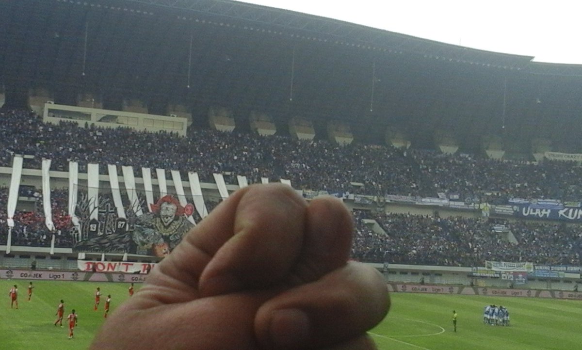 #PersibDay <a href="/SanBassMedia/">Samba</a> #vikingcampaka2002 persib bandung